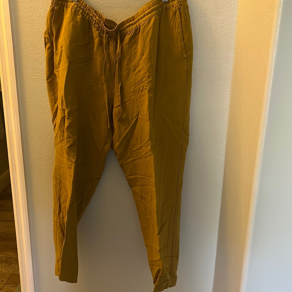 JJill size XL pants with elastic waistband that ties to adjust for comfort